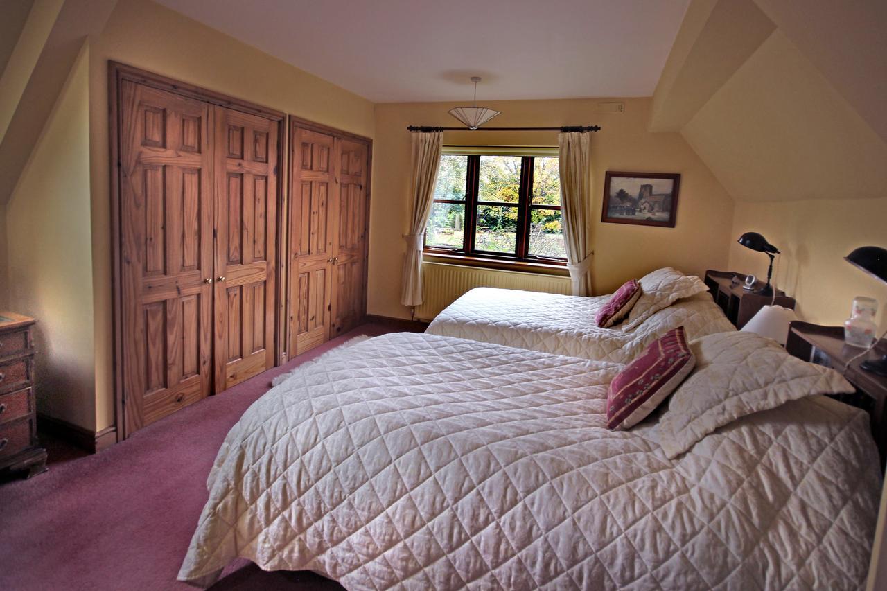 Castle Farmhouse Bed And Breakfast Glenfield Exterior photo