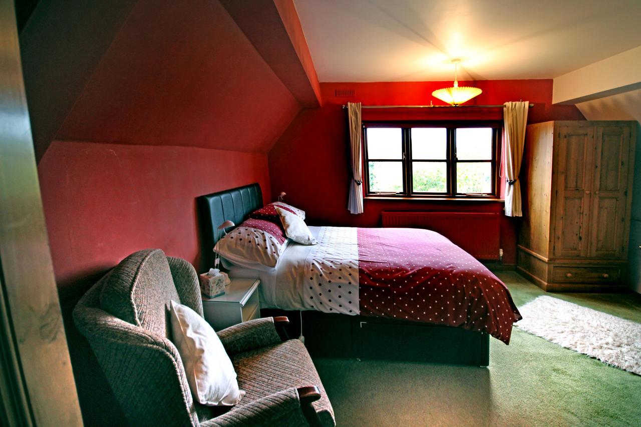 Castle Farmhouse Bed And Breakfast Glenfield Exterior photo